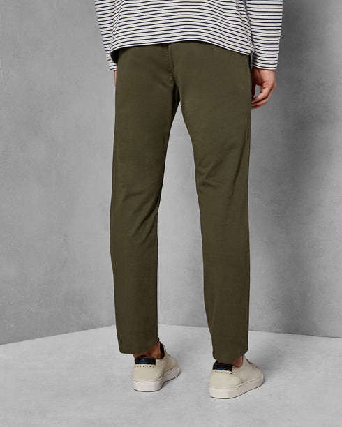 <P Class="Title_Title__3Pbf0" Data-Testid="Product:Title"><Span Style="Text-Decoration: Underline;">Seleb Slim Fit Chinos<...